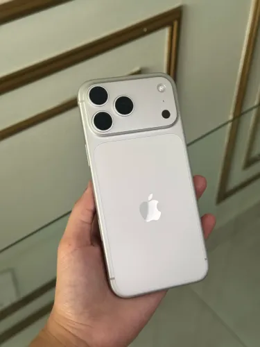 iPhone 17 Pro Max 256 GB (impecável) - LEIA O ANÚNCIO