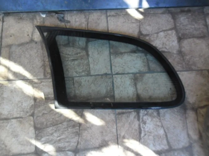 Vidro Lateral Fixo Traseiro Esquerdo Do Corsa Sw (perua)