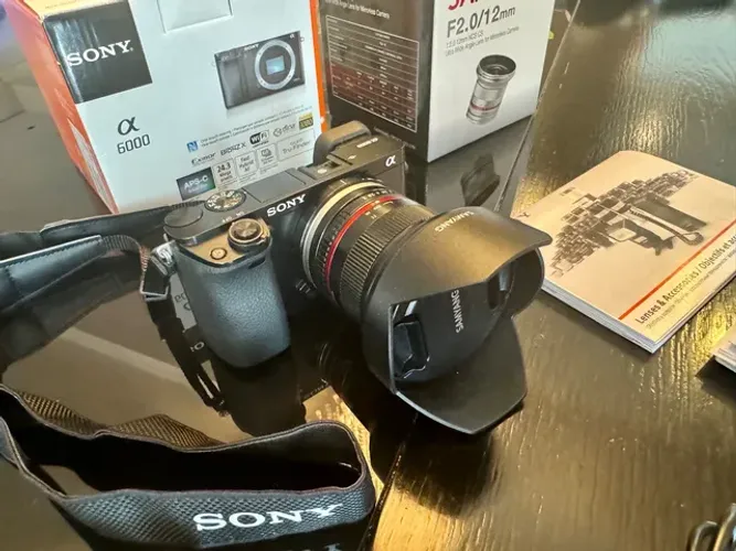 Câmera fotográfica Sony alpha 6000 + lente Samyang 12mm