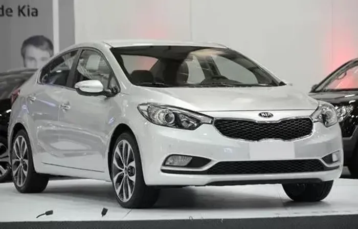 Sucata Kia cerato 14/16
