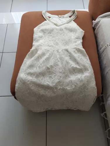Vestido branco em renda, P, usado uma única vez