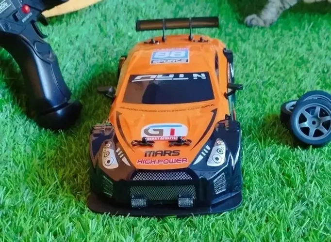 Drift Roller 4WD, 2.4GHz, Cabine bolha, pneus mistos, corrida e Drift.