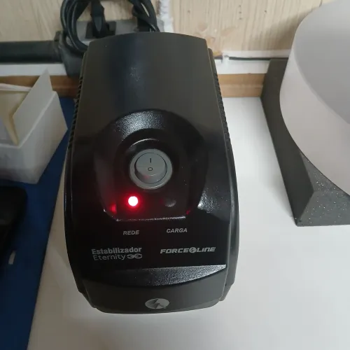 Vendo esse estabilizador semi novo funcionando 100%