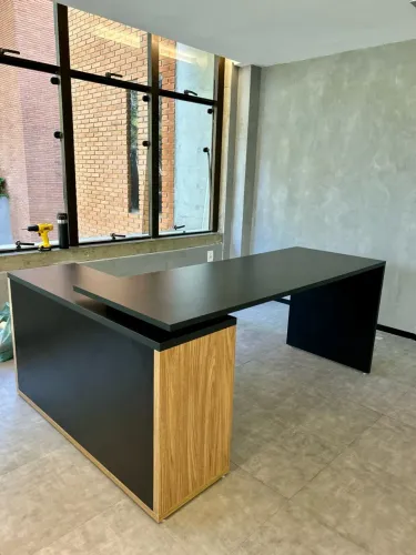 MESA DIRETOR EM MDF NOVA