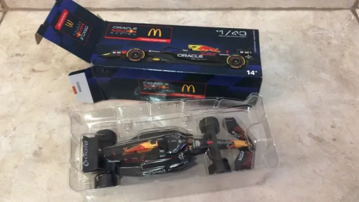 Carrinho F1 Mc Donalds Modelo 03 Novo na Caixa