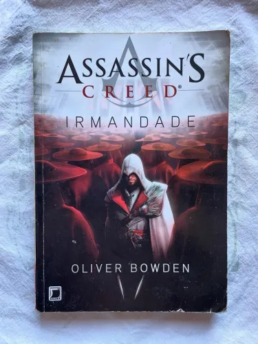 Vendo livro Assassins creed - irmandade (leia a descrição)