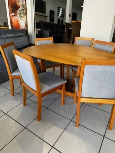 Mesa Orgânica com 6 Cadeira Maciça Tauari