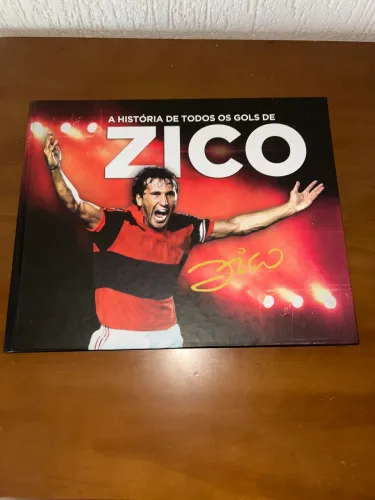 Livro ?A história de todos os gols de Zico?