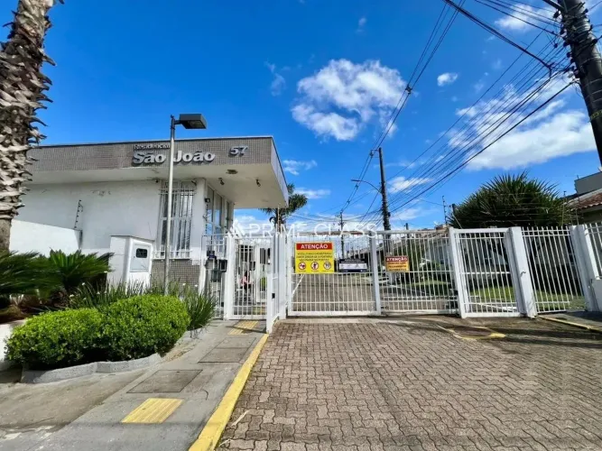Casa em condomínio 2 dormitórios bairro Olaria/Rs