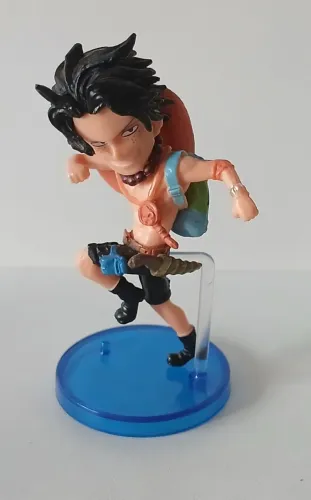 BONECO MINIATURA ANIME ONE PIECE PORTGAS D. ACE