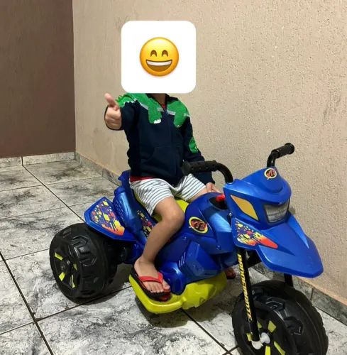 Moto elétrica infantil