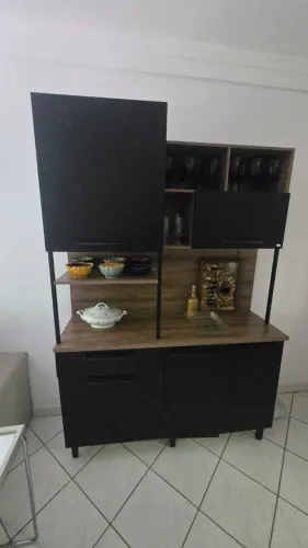 Armário de cozinha/copa em aço e madeira Itatiaia