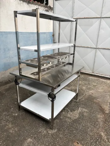 Bancada/Mesa em aço inox para cozinha ou restaurante
