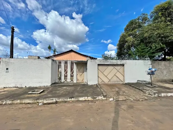 .CASA À VENDA NO MARABAIXO