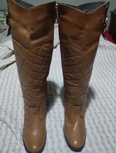 Botas Carmen Steffens de cano alto marrom