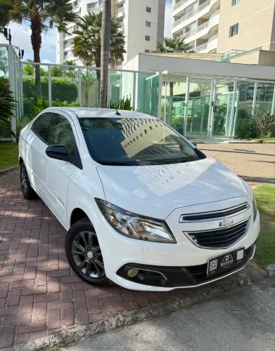 PRISMA 2015 ADVANTAGE 1.0 COM APENAS 105 MIL KM RODADOS- 4 PNEUS NOVOS
