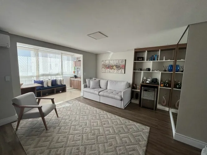 APARTAMENTO COM VARANDA GOURMET EM CONDOMÍNIO CLUBE.