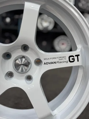 Rodas aro 18 Furação 5X112 5X114 Advan GT Branca