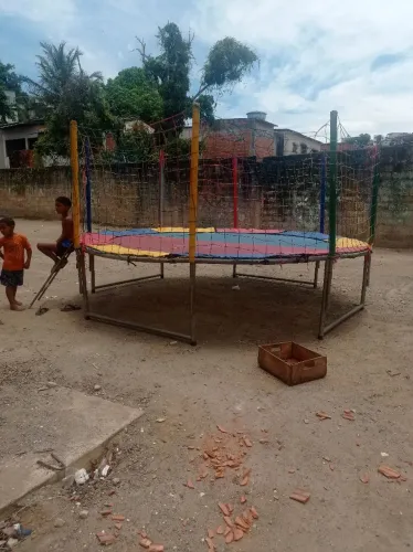Vendo pula pula bom. Semi novo