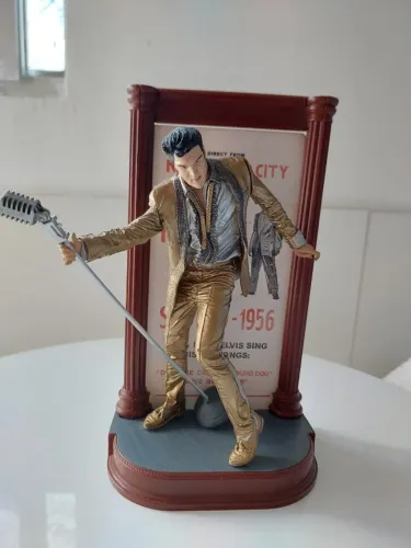 Elvis presley lindos bonecos da mcfarlane importados!!!!
