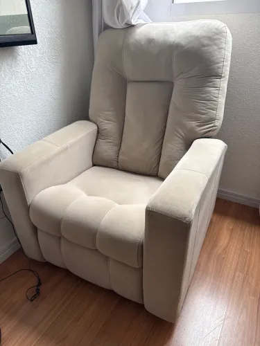 Poltrona semi nova 