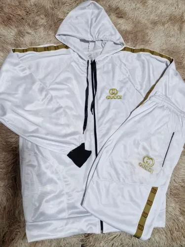 Conjunto de Moletom Gucci Branco - Conforto e Estilo!