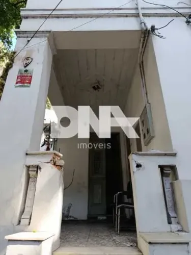 Linda Casa comercial no Rio Comprido