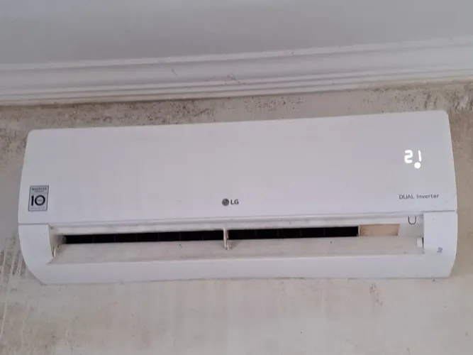 Ar condicionado usado sem controle 