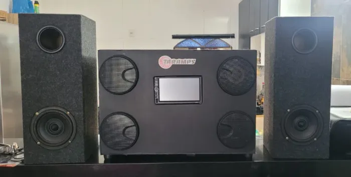 Som potente de alta qualidade com Multimidia 340WRMS de potencia