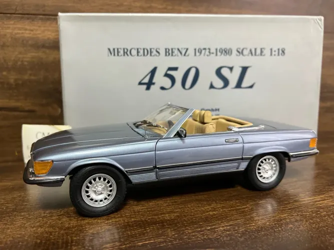 Miniatura Mercedes-Benz 450 SL 1:18