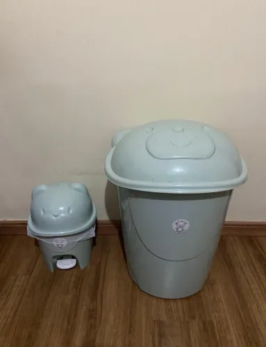 Kit Lixeira e Cesto de roupa Ursinho