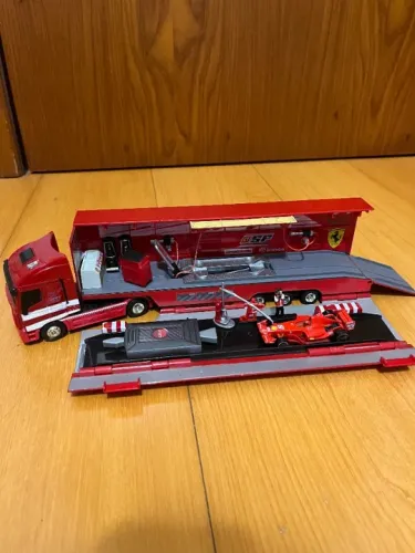 Ferrari Team Truck Hot Wheels