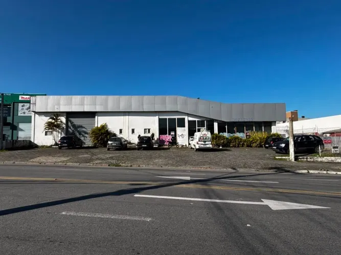 Prédio comercial à venda na Marcílio Dias, Centro - 1.375 m² com estrutura versátil e loca