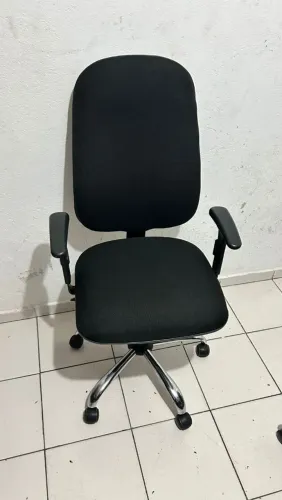 Cadeira de escritório giratória reformadas