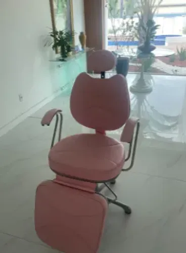 Oportunidade! cadeira de estética /cabeleireiro reclinável e hidráulica 750,00
