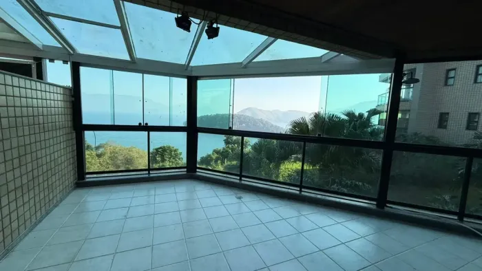 VENDE-SE APARTAMENTO NO CONDOMÍNIO PORTO REAL RESORT - 3 quartos sendo 1 suíte