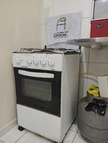 Fogão Esmaltec usado 4 bocas