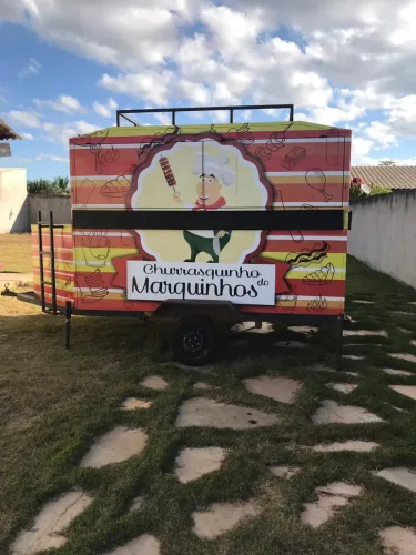 Treiler Food Truck com ponto movimentado