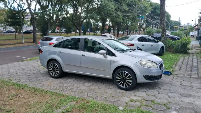 Fiat Linea Absolute 1.9/1.8 Flex Dualogic 4P 2015