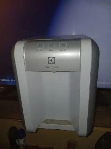 Purificador de Água Electrolux PE11X Bivolt - Painel Touch (3 Temperaturas)