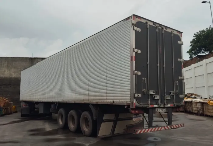 Carreta câmera fria motor com problema veja do jeito que está