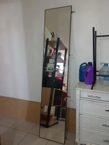 Espelho grande usando em boas condições com marcas de uso