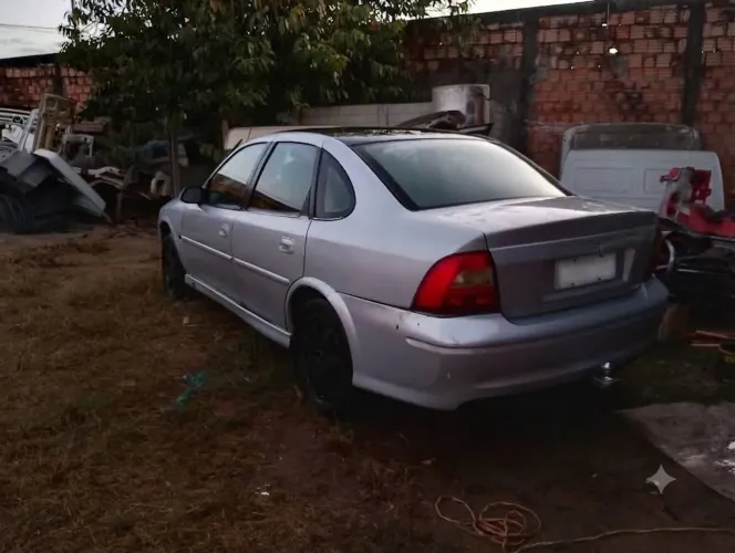 Chevrolet Vectra GLS/ Challenge 2.2 MPFI 16V 2001