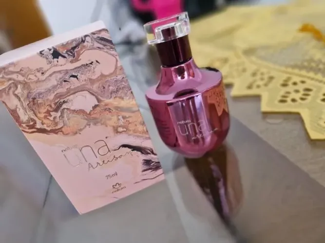 Perfume Una artisan