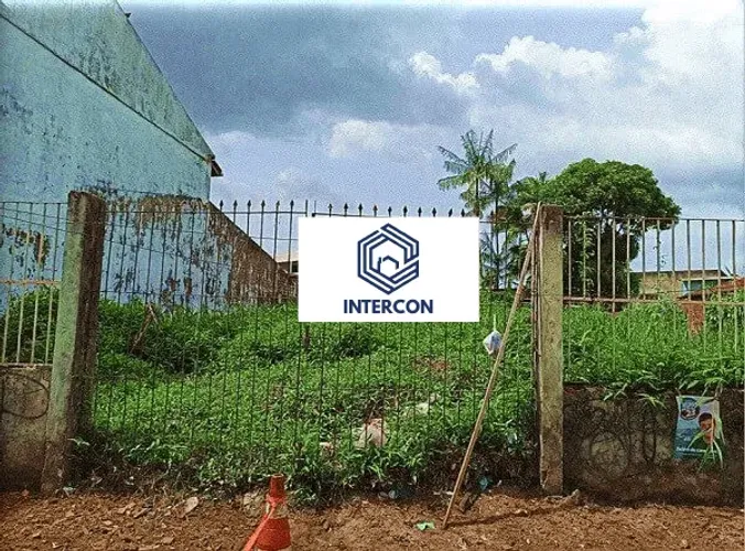 Terreno com 403m² no bairro da Pedreira.