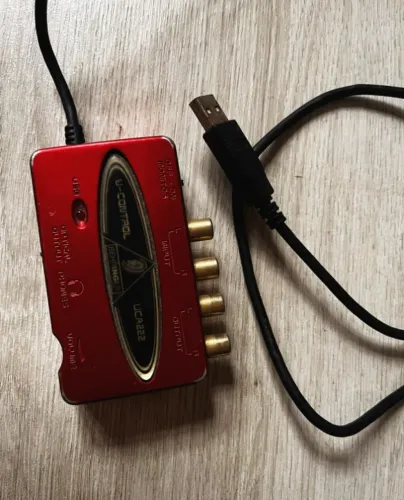 Interface de audio Behringer UCA222