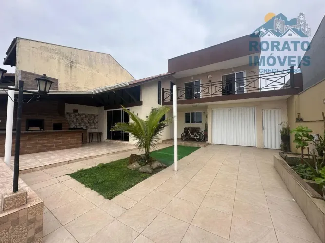 Sobrado em Riviera - Matinhos, PR