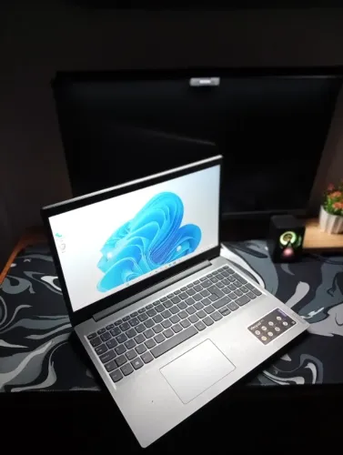 Vendo notebook Lenovo ideaped s145