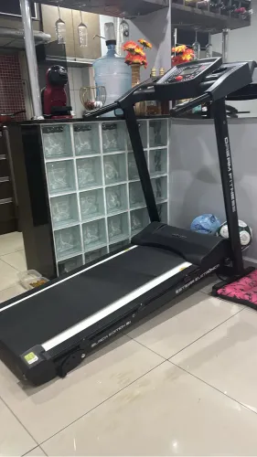 Esteira Elétrica Dobrável com Inclinação - Black Edition 2.1HP - Dream Fitness