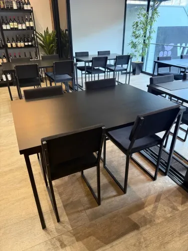 Mesa com 4 cadeiras 